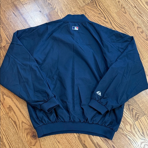 New York Yankees Majestic Windbreaker Jacket. Size Large. Like New Condition. - Picture 12 of 15